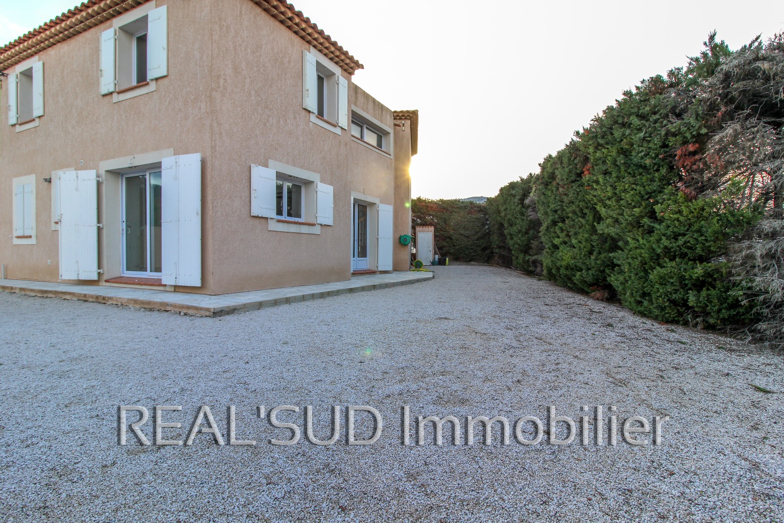 Vente Marseille 13009 Maison Avec Beaux Volumes